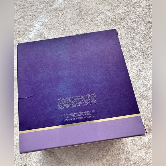 Elizabeth Taylor’s Passion Perfumed Dusting Powder - Picture 3 of 6